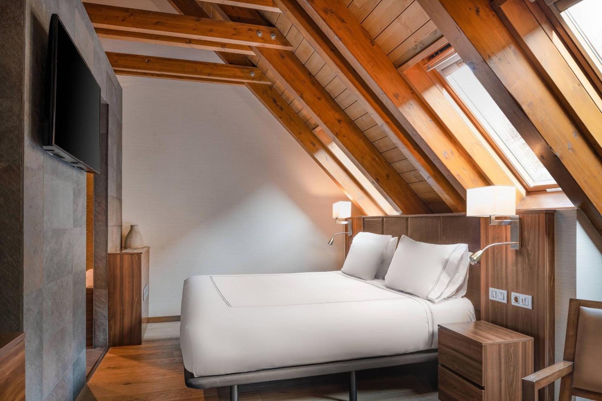 Hotel Ac Baqueira Ski Resort, Autograph Collection Baqueira Beret Εξωτερικό φωτογραφία
