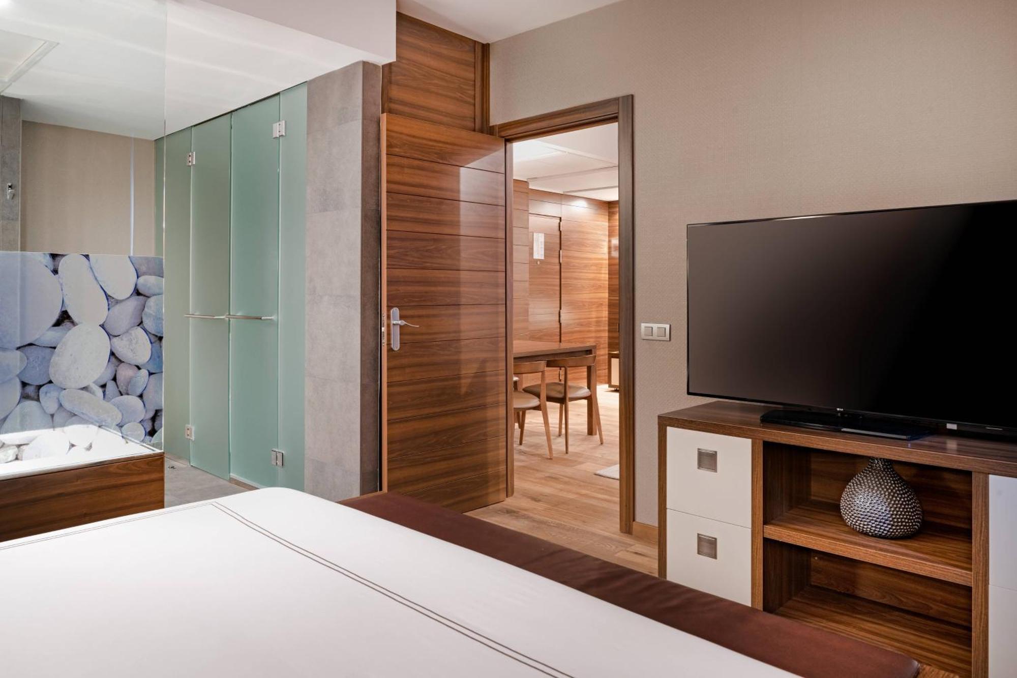 Hotel Ac Baqueira Ski Resort, Autograph Collection Baqueira Beret Εξωτερικό φωτογραφία
